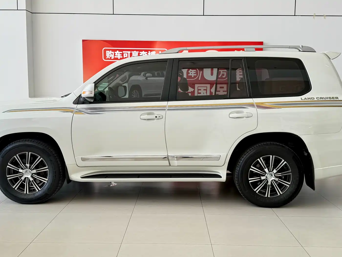 Toyota Land Cruiser (Import) 2015 4.0L V6 Middle East Limited Edition фото 10