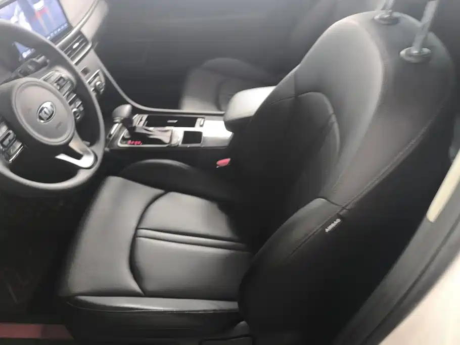 Фото 9 - Kia K5