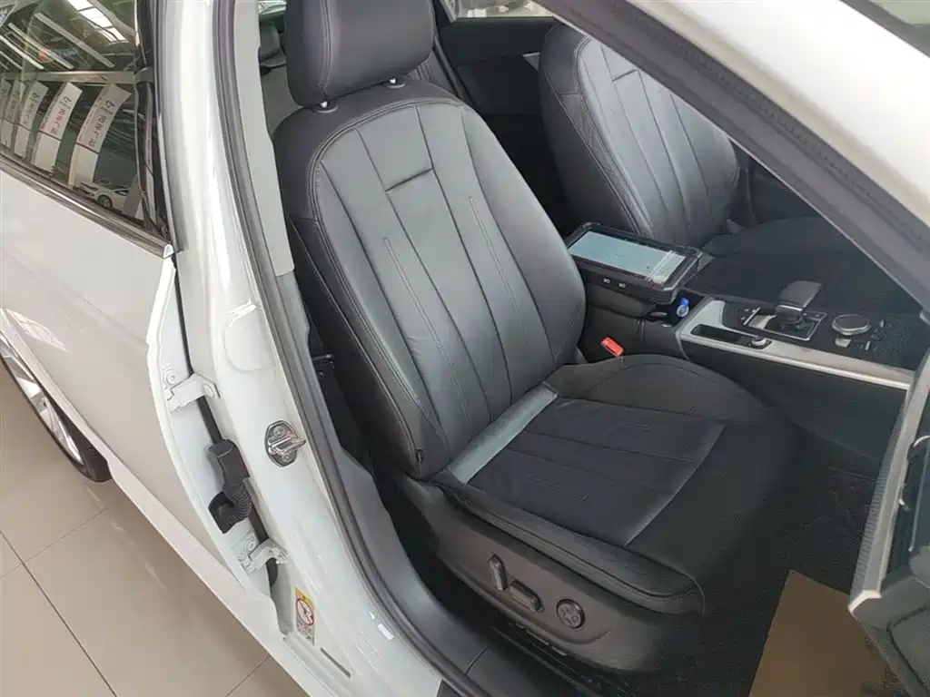 Audi A4L 2018 30th Anniversary 40 TFSI Fashion фото 25