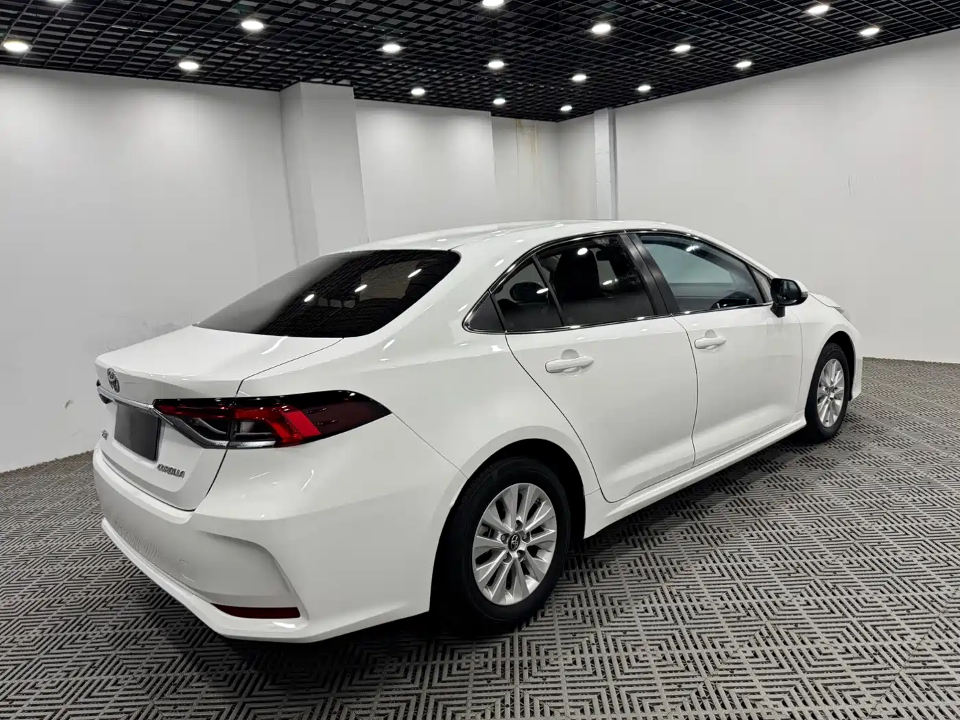 Toyota Corolla 2021 TNGA 1.5L CVT Elite Edition фото 7