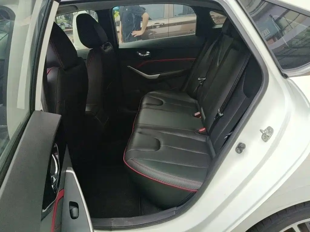 Venucia D60 2017 2018 1.6L CVT Smart Connection Luxury Edition