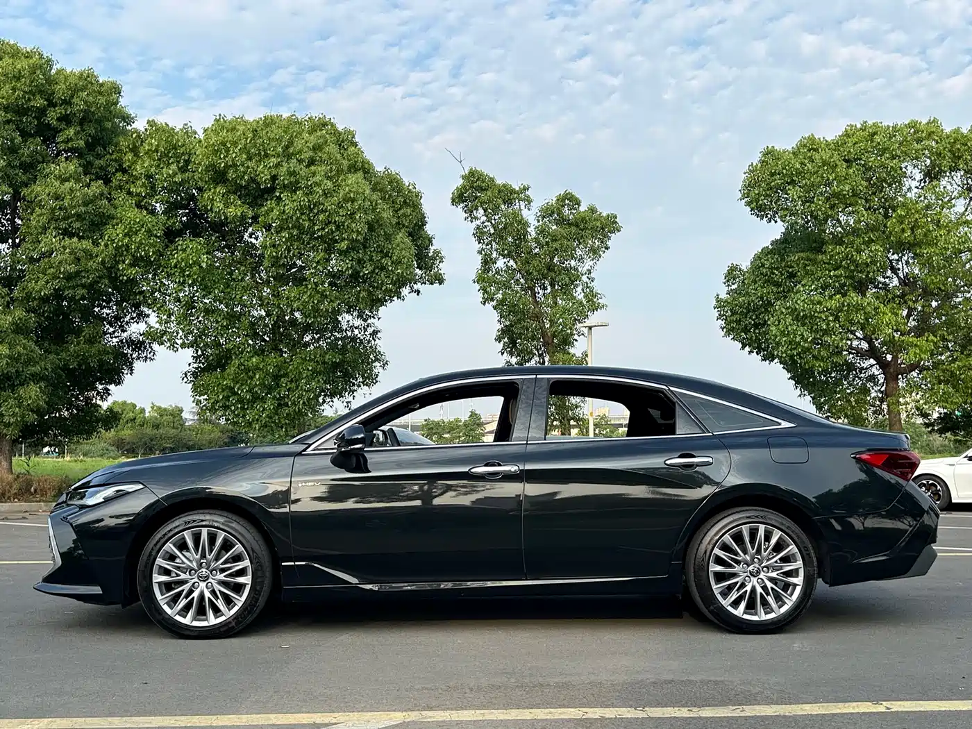Toyota Avalon 2024 Hybrid 2.0L Luxury Edition фото 3