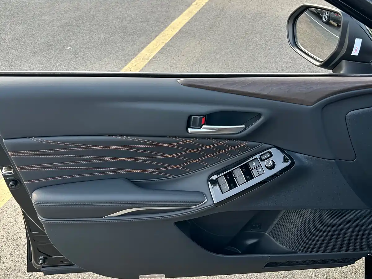 Toyota Avalon 2024 Hybrid 2.0L Luxury Edition фото 5