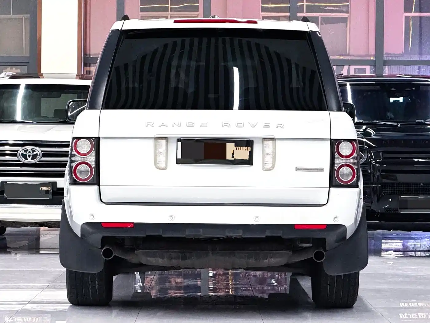 Land Rover Range Rover 2011 5.0 SC V8 фото 4