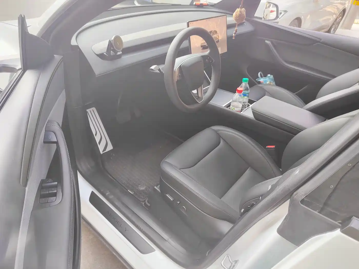 Tesla Model Y 2026 2026 Rear-Wheel Drive