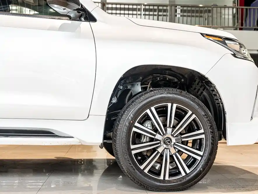 Lexus LX 2017 570 Prestige Luxury фото 5