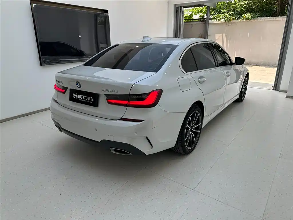 BMW 3-SERIES