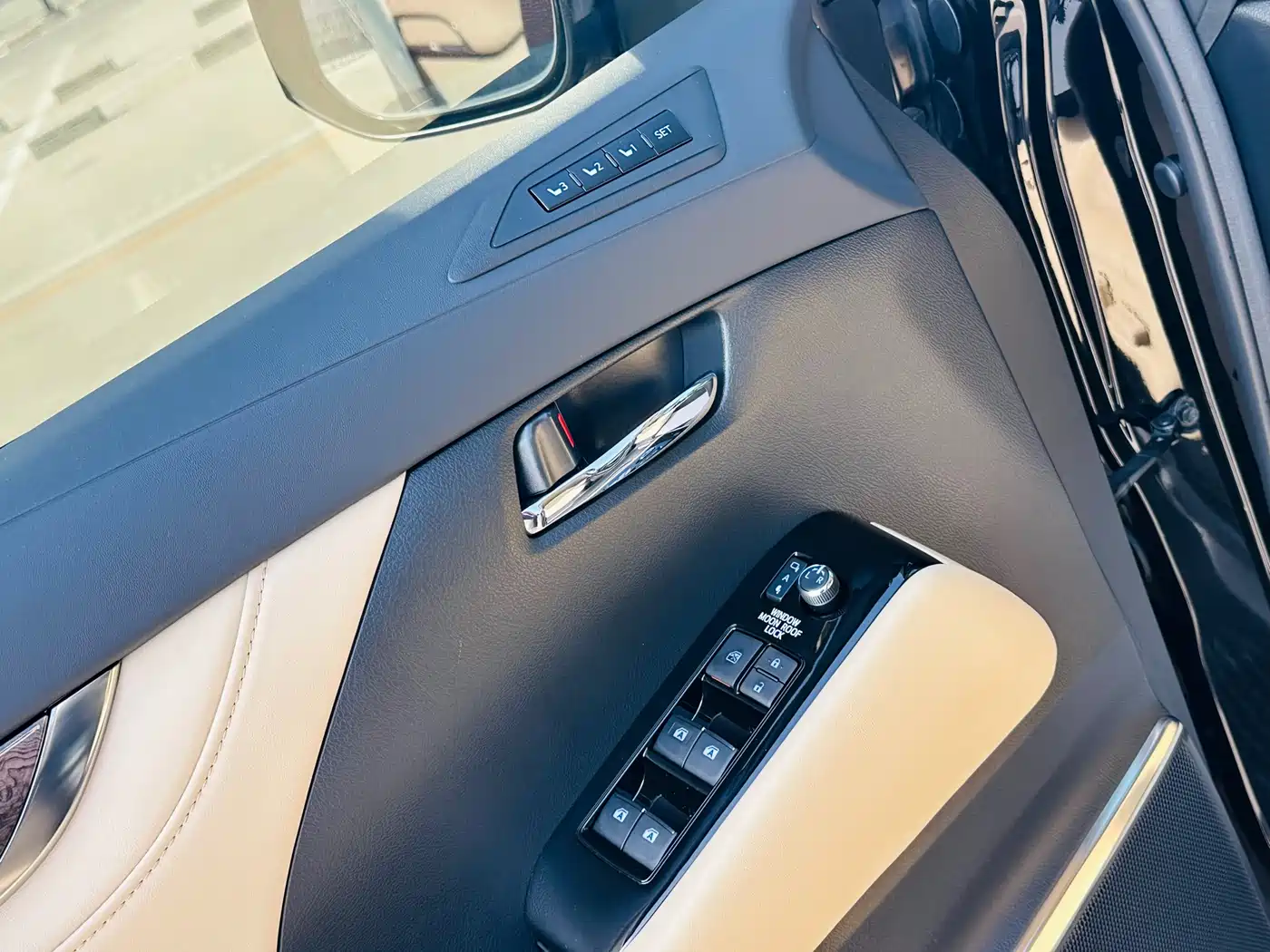 Toyota Vellfire 2020 Hybrid 2.5L Black Gold Limited Edition фото 14