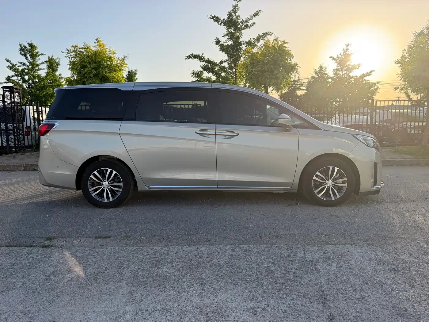 Buick GL8 2023 ES Landmaster Exclusive фото 8