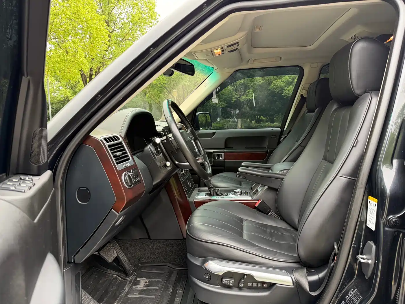 Land Rover Range Rover 2011 5.0 NA V8 HSE фото 7