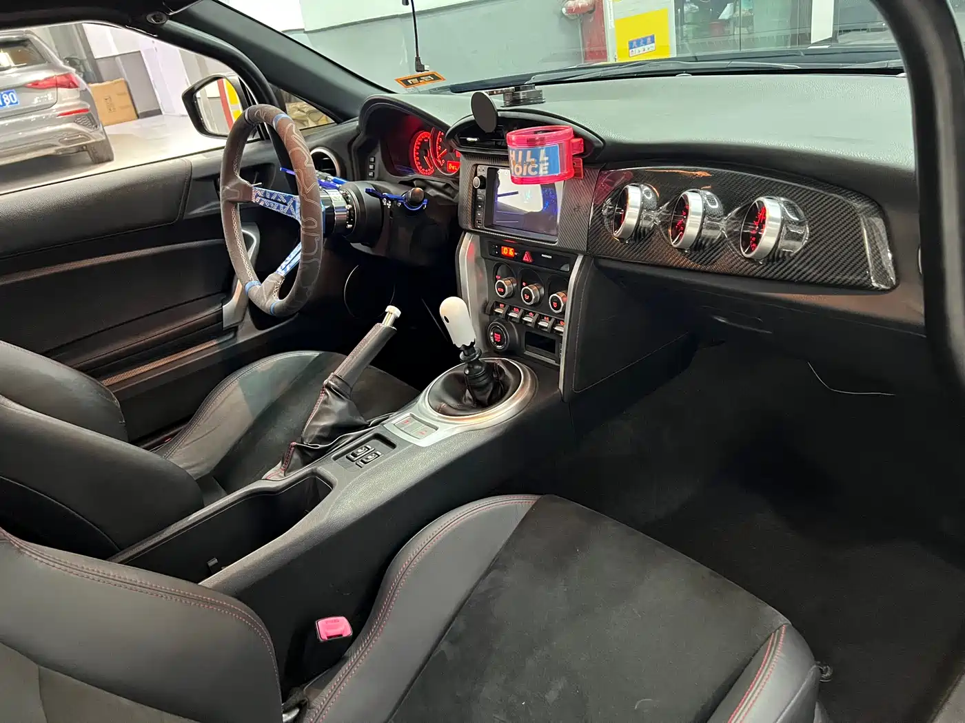 Subaru BRZ 2015 2.0i Manual фото 12