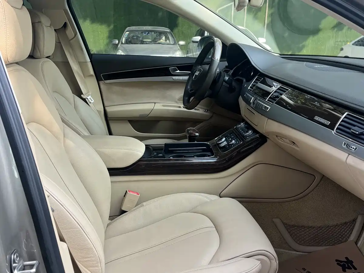 Audi A8 2013 A8L 45 TFSI quattro Comfort фото 9