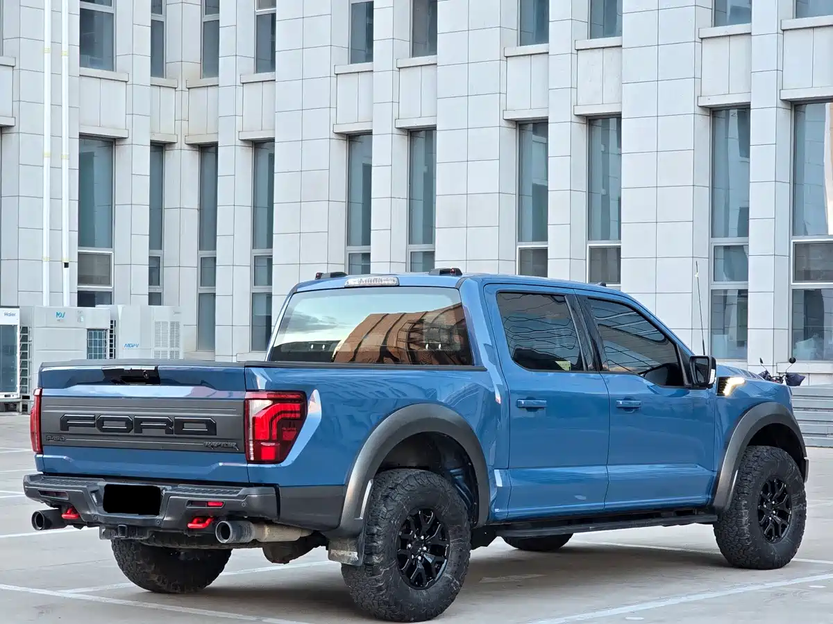 FORD F-150 RAPTOR