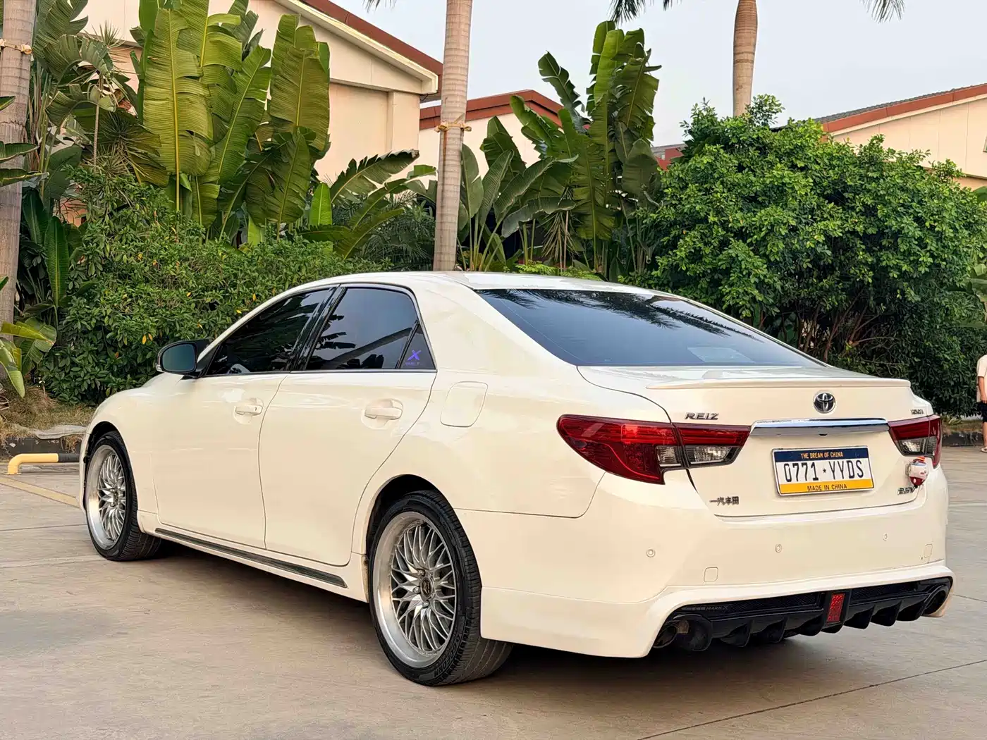 Toyota Reiz 2013 2.5V Shangrui Navigation Edition фото 4