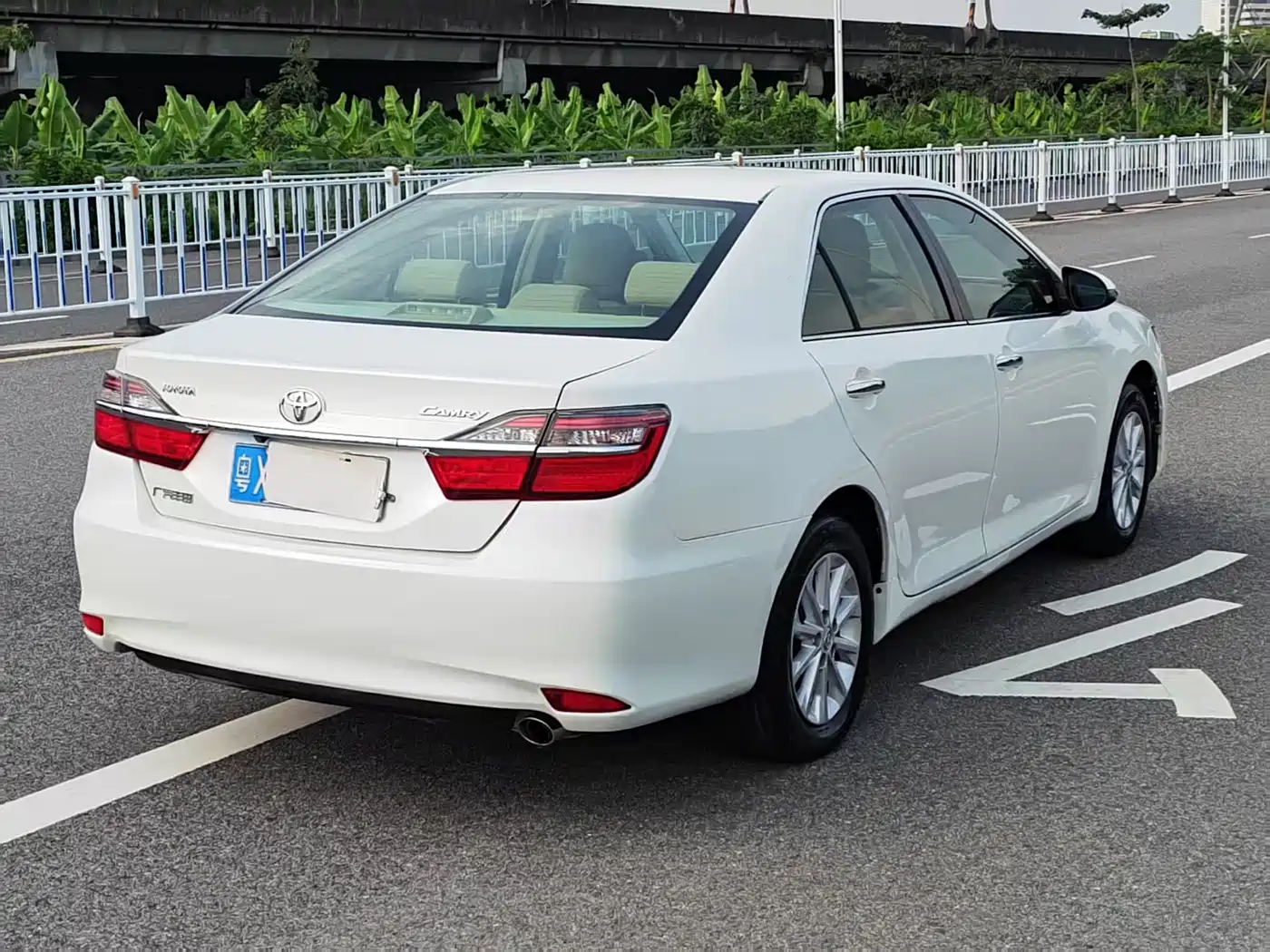 Toyota Camry 2015 2.0E Elite Edition фото 7
