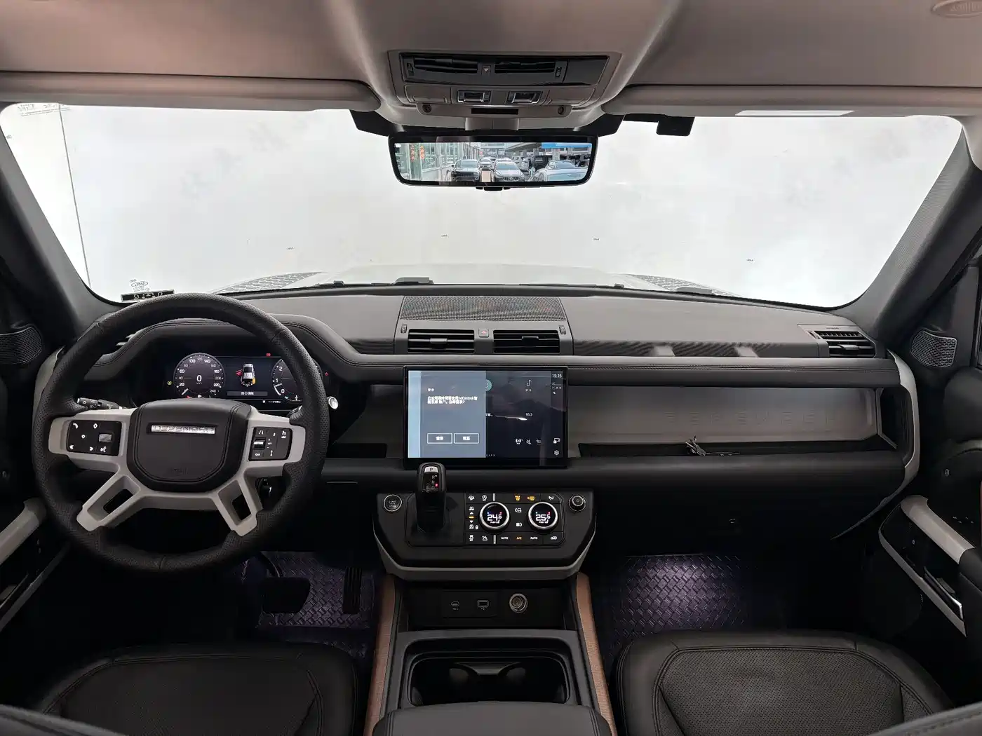 Land Rover Defender 2023 Model 110 3.0T P400 Dark Special Edition фото 14