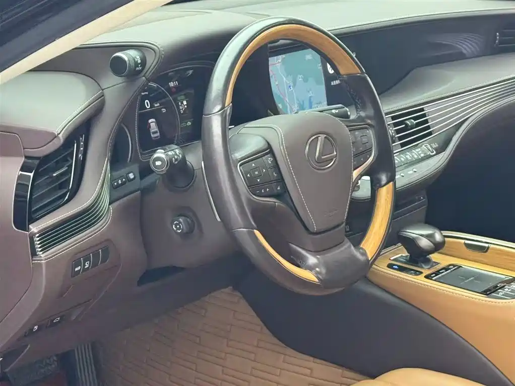Lexus LS 2018 500h Luxury Edition China V фото 14