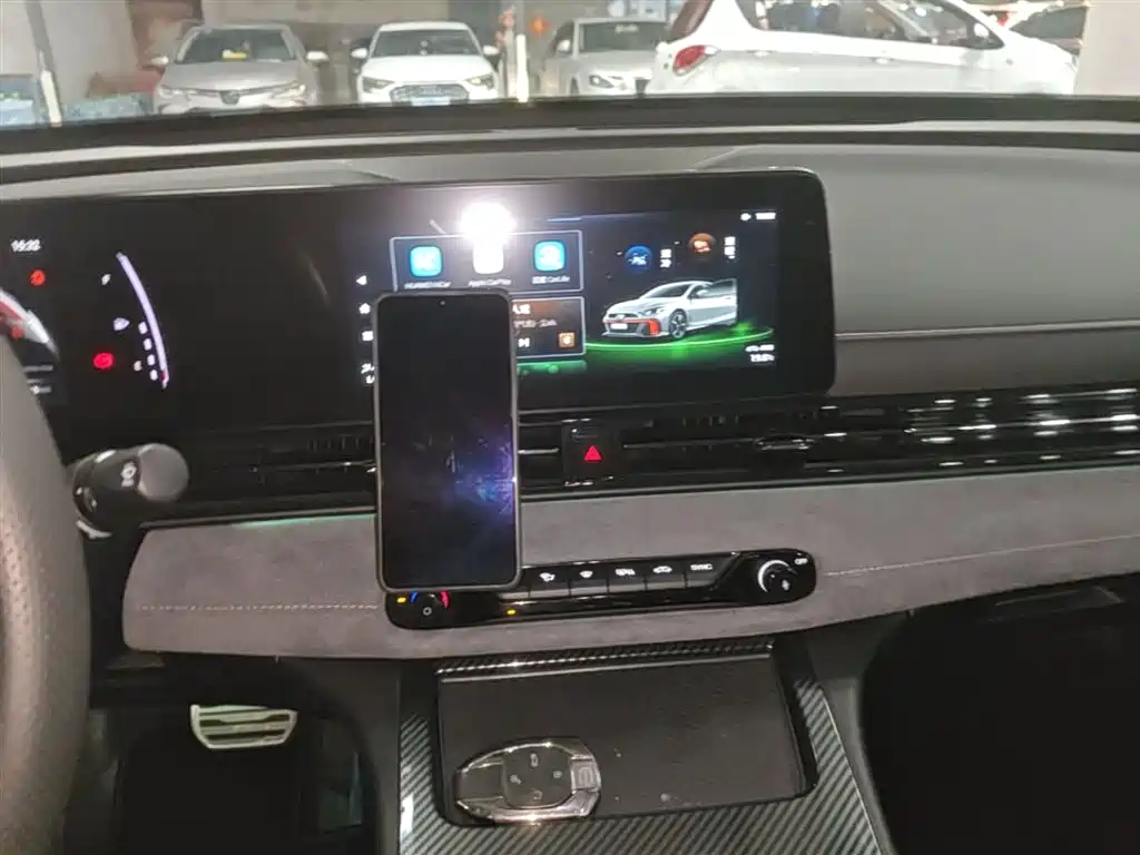GAC Trumpchi Trumpchi Emkoo 2023 400T Automatic R PRO фото 13