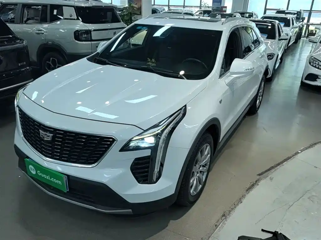 Cadillac XT4 2020 Facelift 28T 2WD Leading