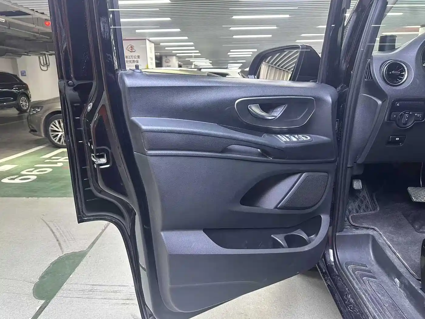 Mercedes-Benz Vito 2021 2.0T Business Edition 7-seater фото 13
