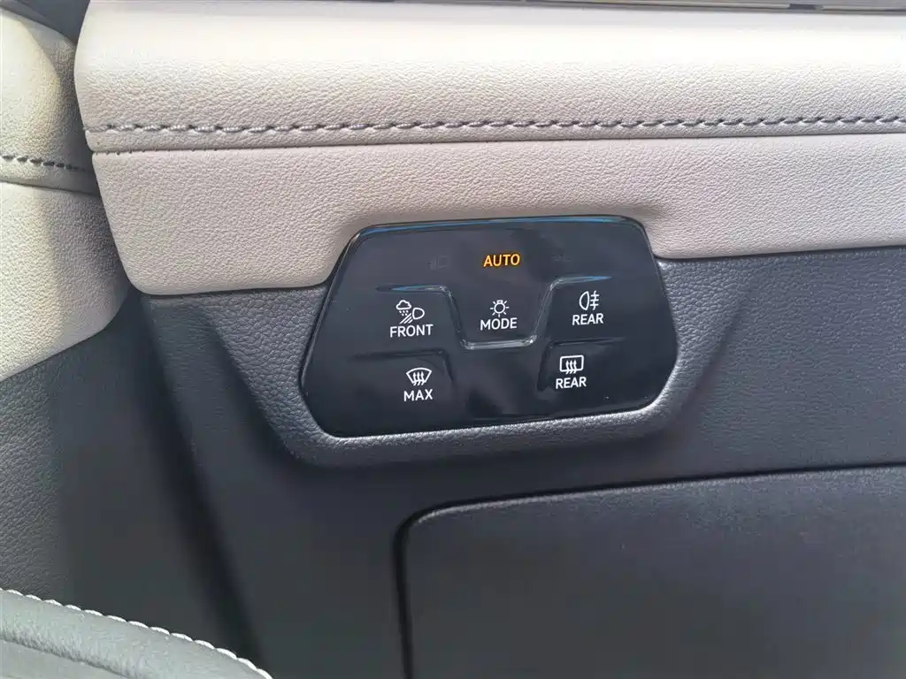 Volkswagen Teramont 2024 380TSI 4WD Prestige Flagship Edition фото 31