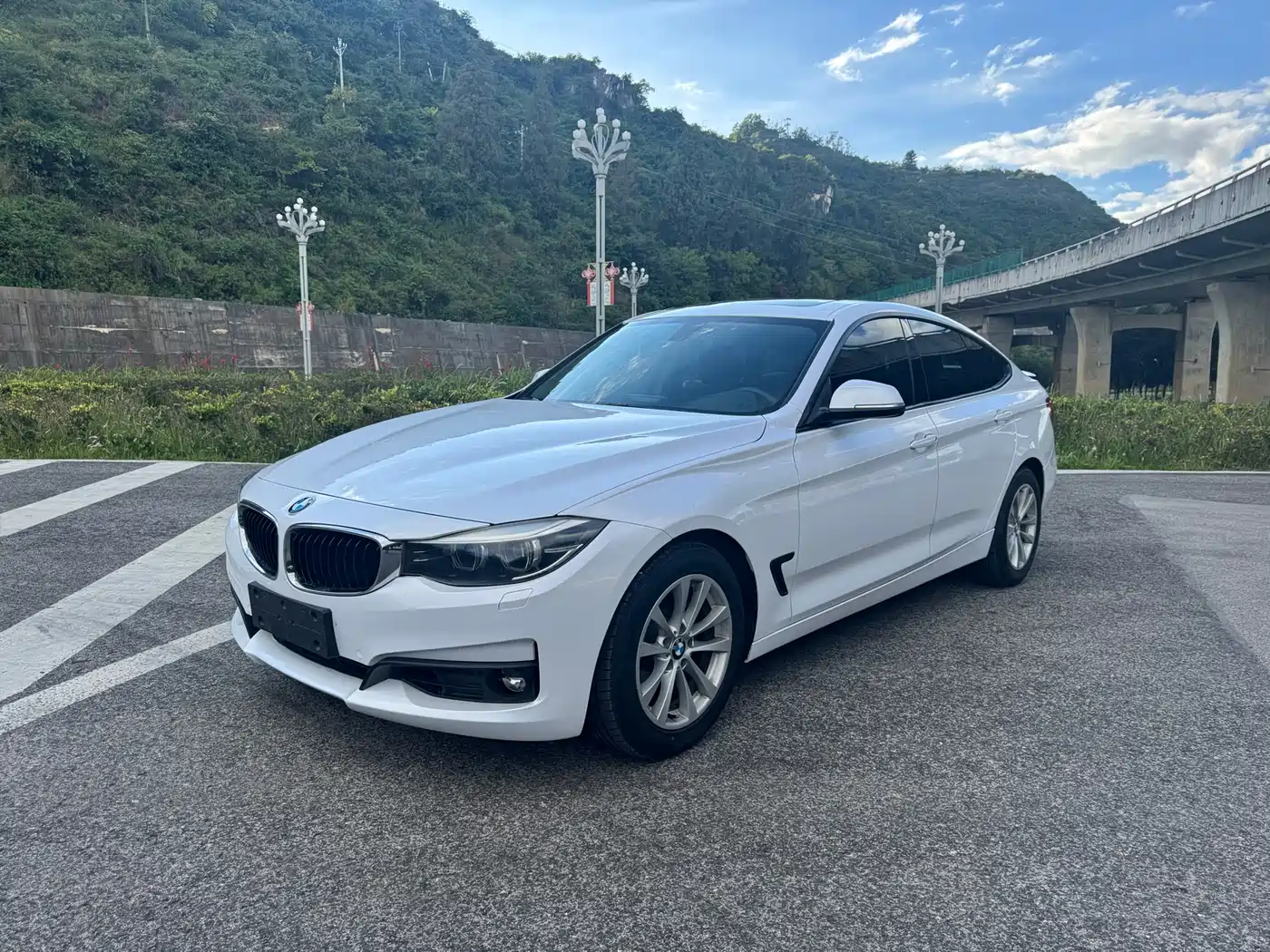 BMW 3 Series GT 2016 320i Fashion Style