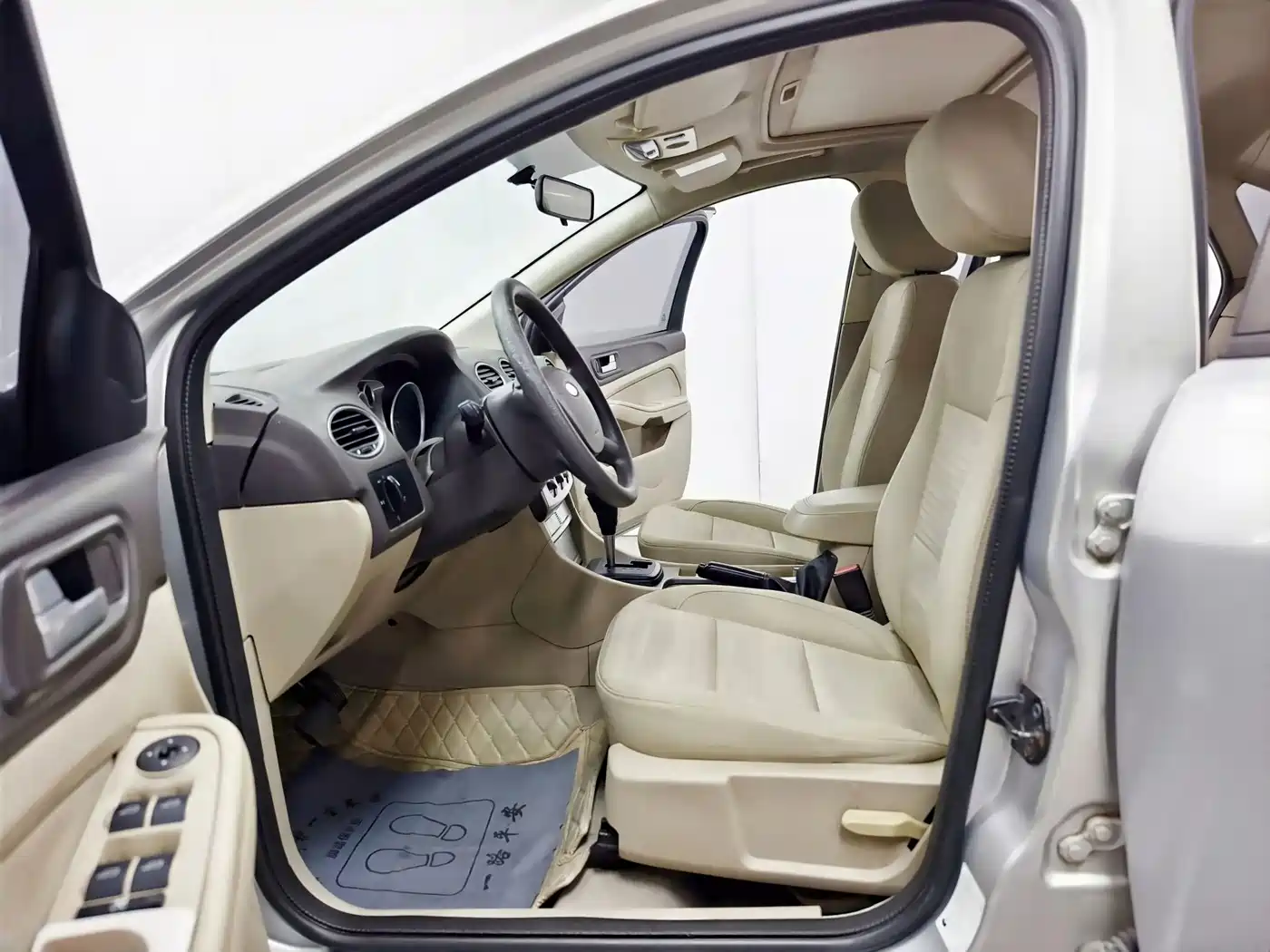 Photo 11 - Ford Focus