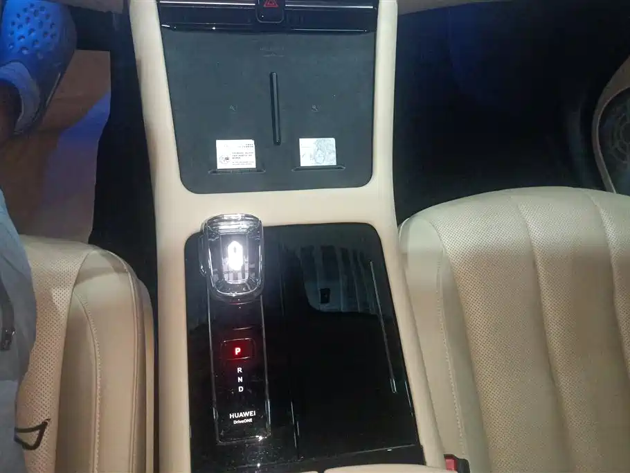 AITO Wenjie AITO M7 2022 1.5T 4WD Flagship Edition фото 16