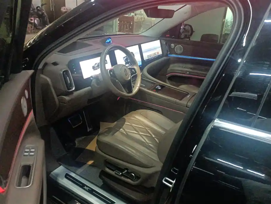 AITO Wenjie AITO M9 2024 Range Extender Max 52kWh 6-seater фото 9