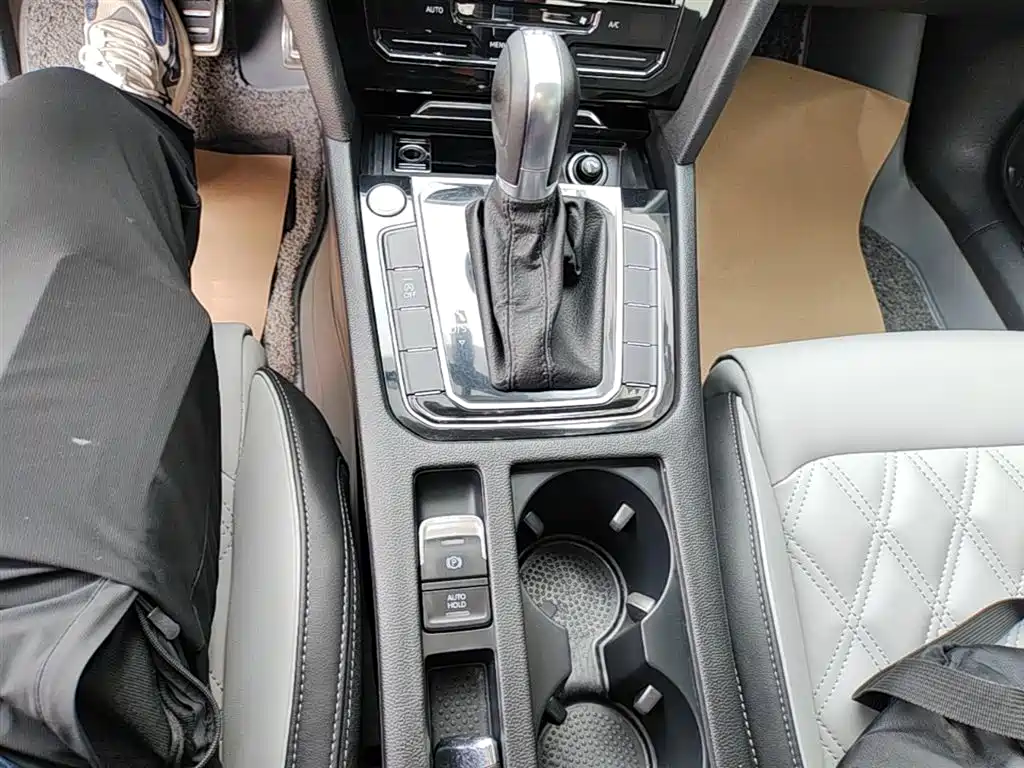 Volkswagen Magotan 2023 2 Million Units Anniversary Edition 330TSI DSG Leading Type фото 14