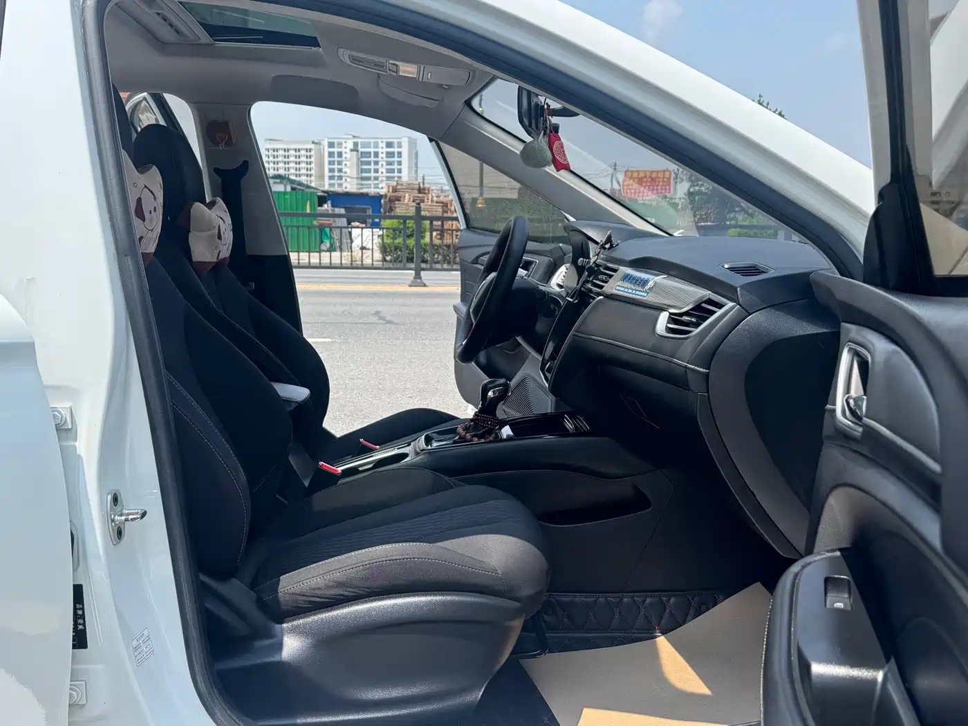 Photo 8 - Roewe i5