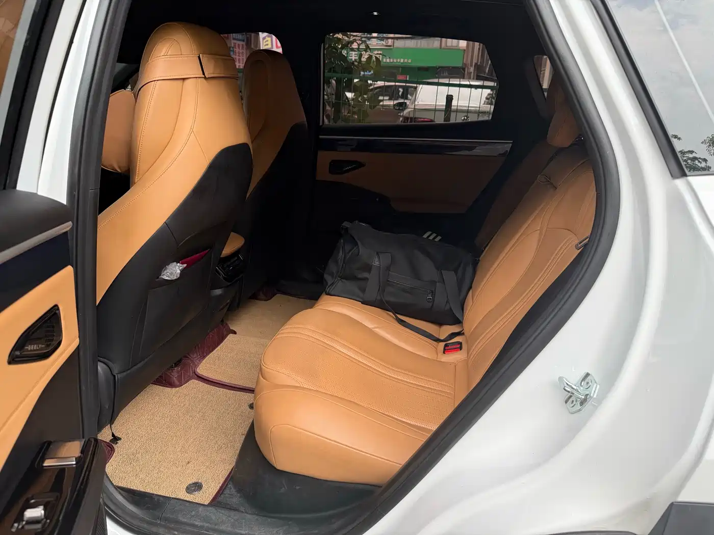 Geely Galaxy Galaxy L7 2024 1.5T 115km MAX Soaring Dragon Edition фото 4