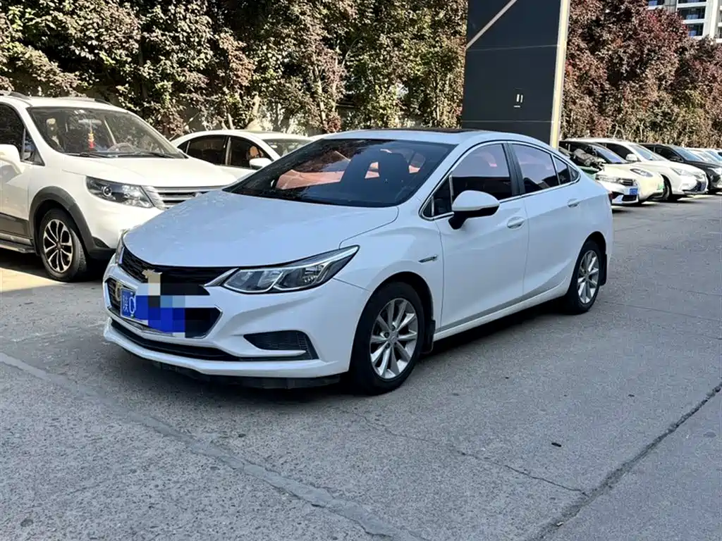 Chevrolet Cruze 2018 320 Automatic Pioneer Sunroof Edition