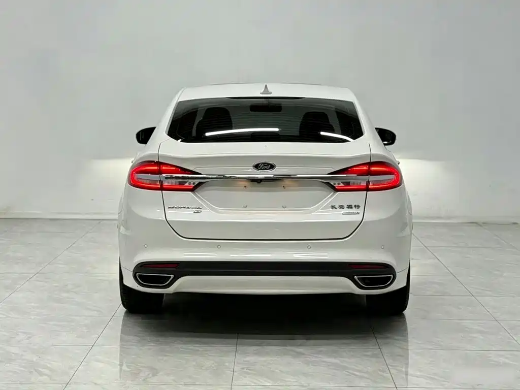 Фото 6 - Ford Mondeo