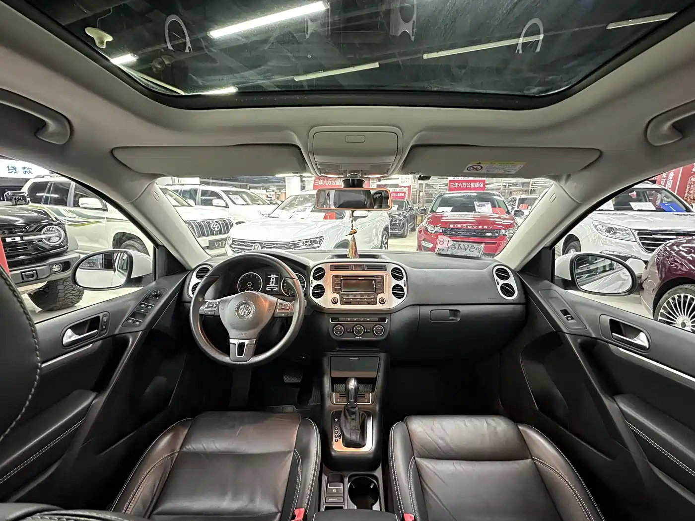 VOLKSWAGEN TIGUAN