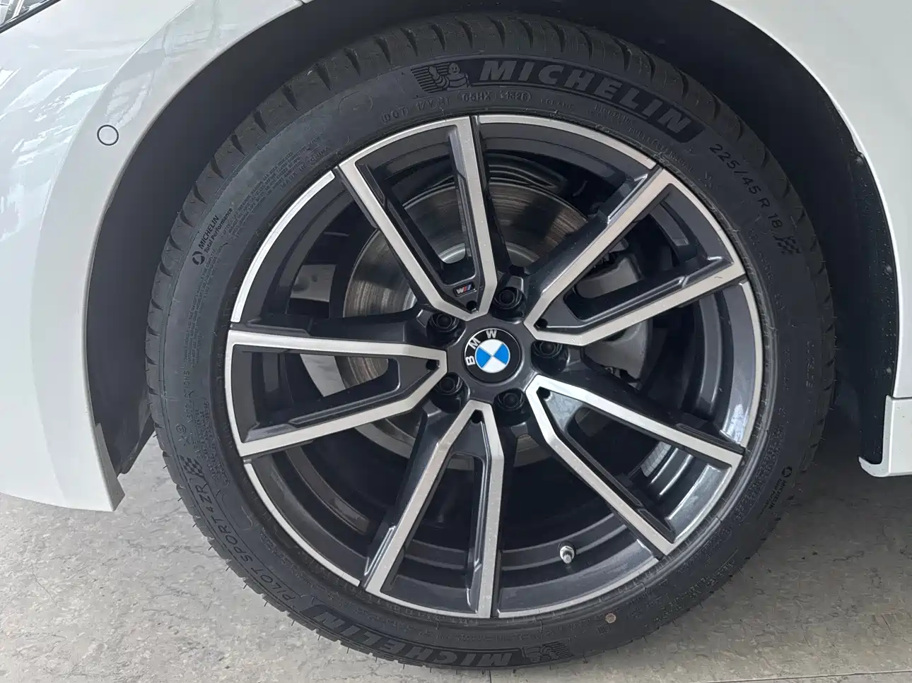BMW 3 Series 2024 325i M Sport Package фото 7