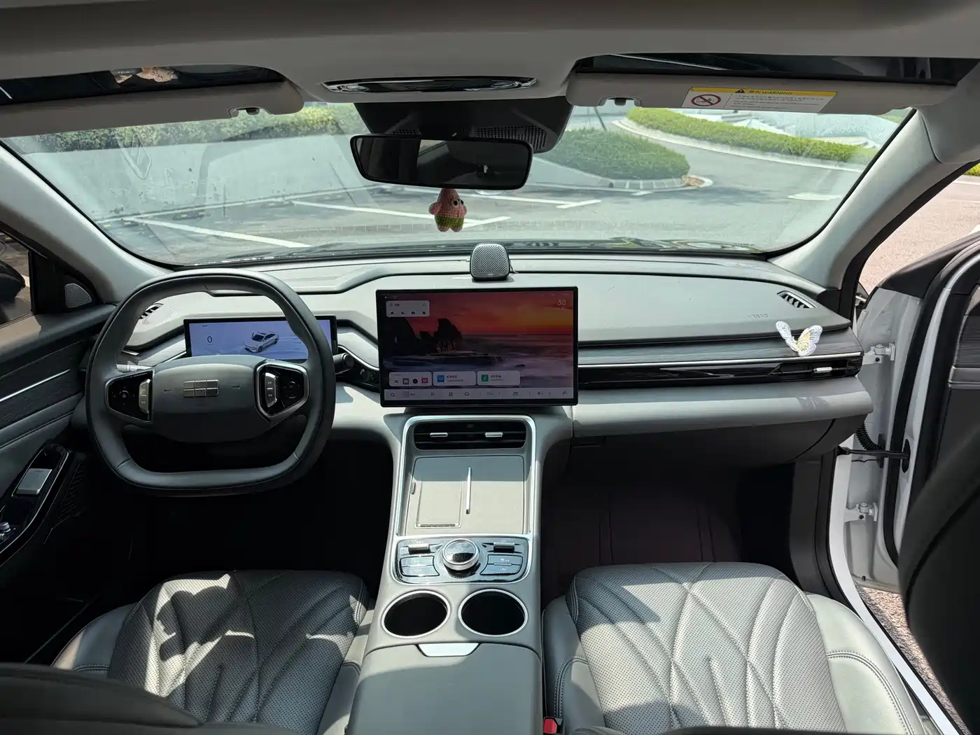 Geely Galaxy Galaxy L6 2025 2025 EM-i 140km Voyage Edition