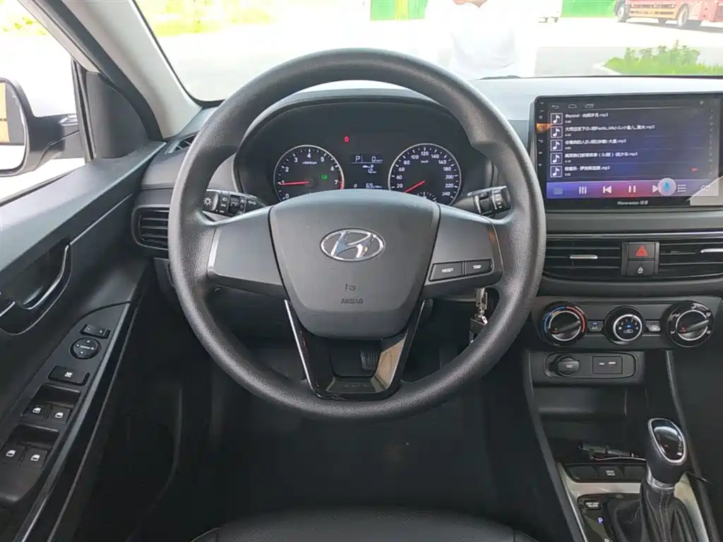 Hyundai Elantra 2018 1.6L Automatic Pleasing Edition GL China VI фото 11