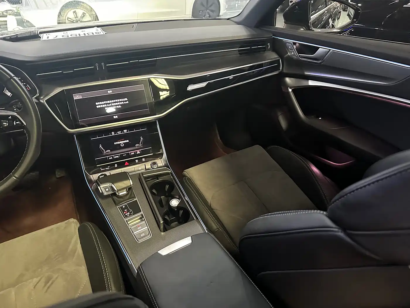 Audi A6L 2023 45 TFSI Premium Selection Elegance фото 12