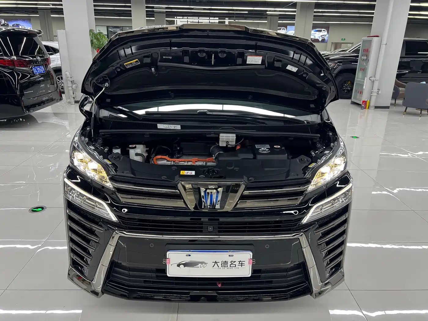 Toyota Vellfire 2023 Crown Hybrid 2.5L HV Ultimate фото 23