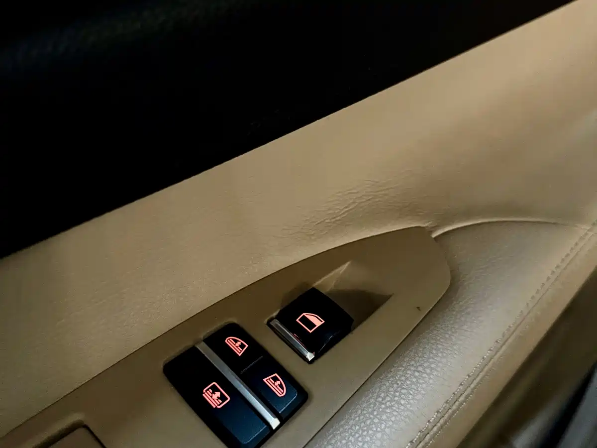 BMW 7 Series 2009 Model 740Li Leading Edition фото 16