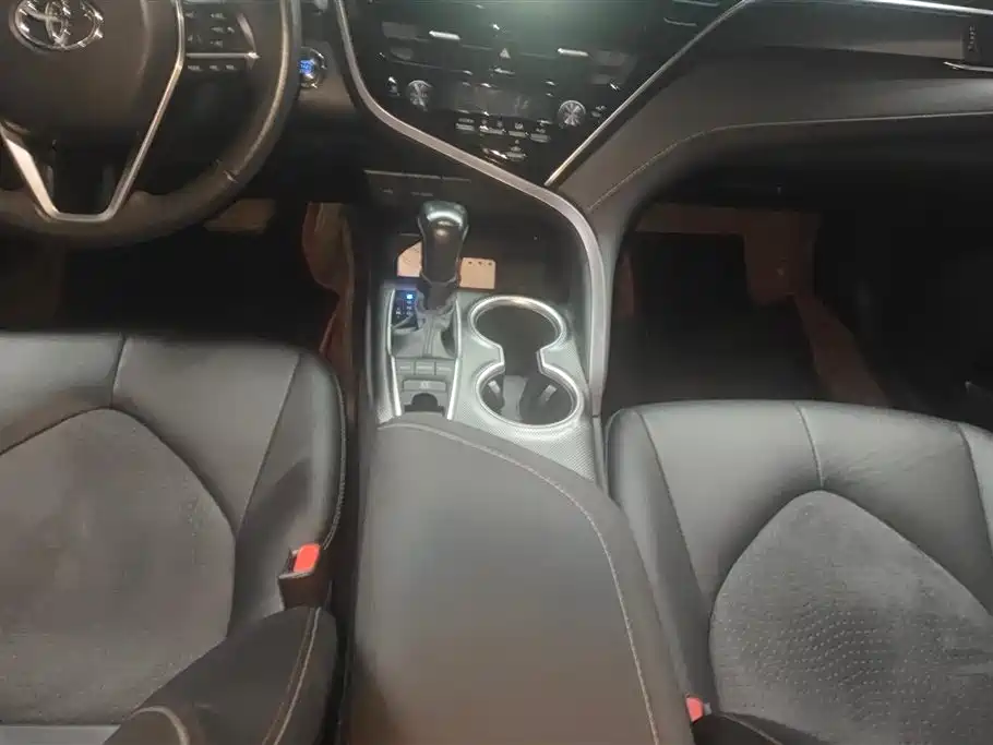 Toyota Camry 2021 2.0S Sporty Edition фото 16