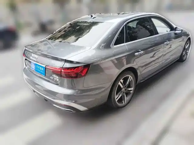 Audi A4L 2022 40 TFSI Luxury Dynamic — фото 2