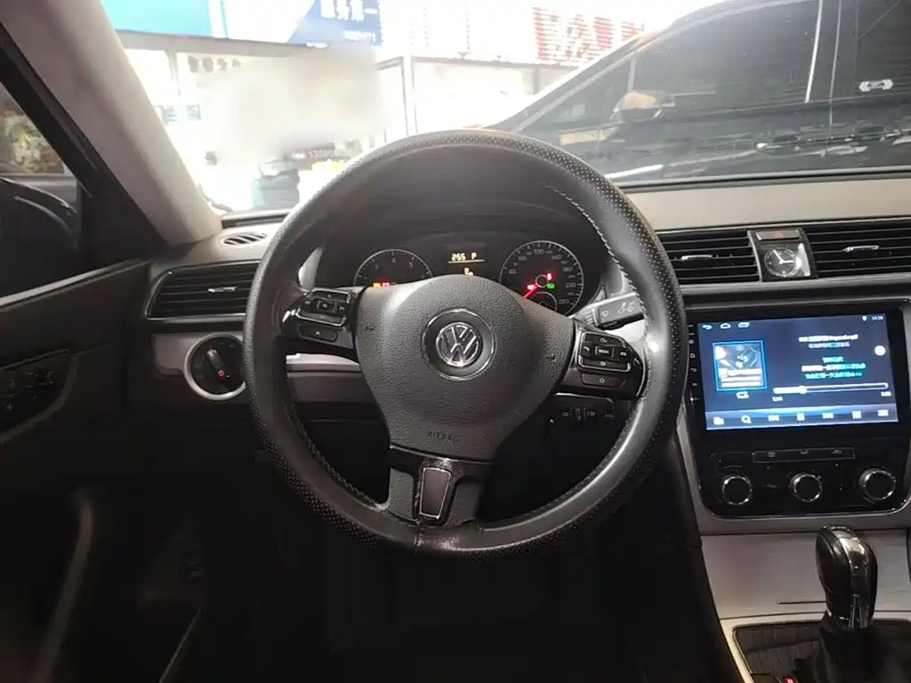 صورة 11 - Volkswagen Passat