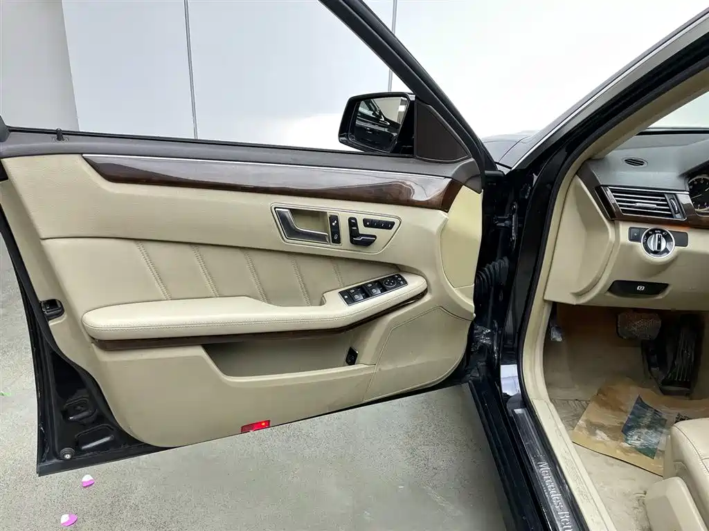 Mercedes-Benz E-Class 2012 E 300 L Elegance Model фото 11