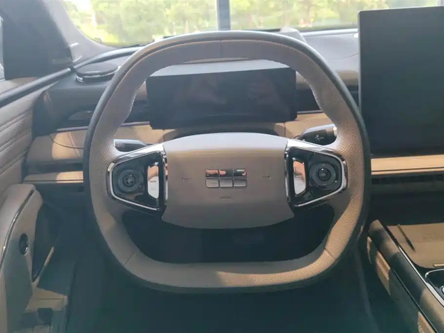 Geely Galaxy Galaxy Xingyao 8 2025 130km EM-P Starship Edition фото 15