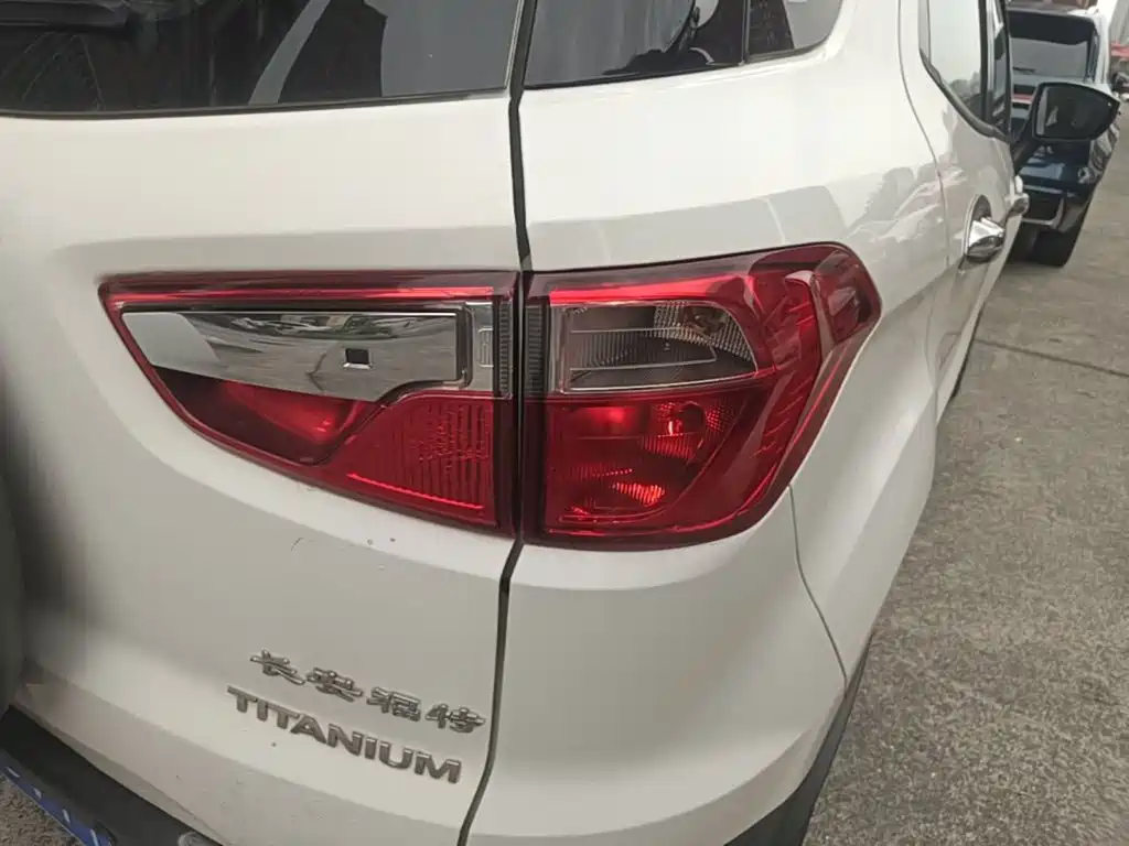 Ford EcoSport 2014 2013 1.5L Automatic Premium Edition