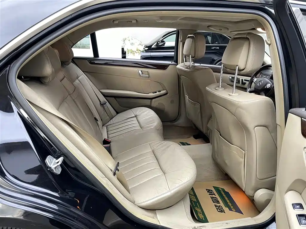 Mercedes-Benz E-Class 2012 E 300 L Elegance Model фото 16