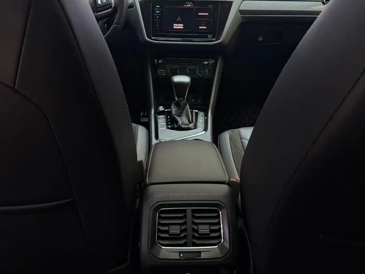 Volkswagen Tiguan L 2021 330TSI Automatic 2WD R-Line Flagship фото 14