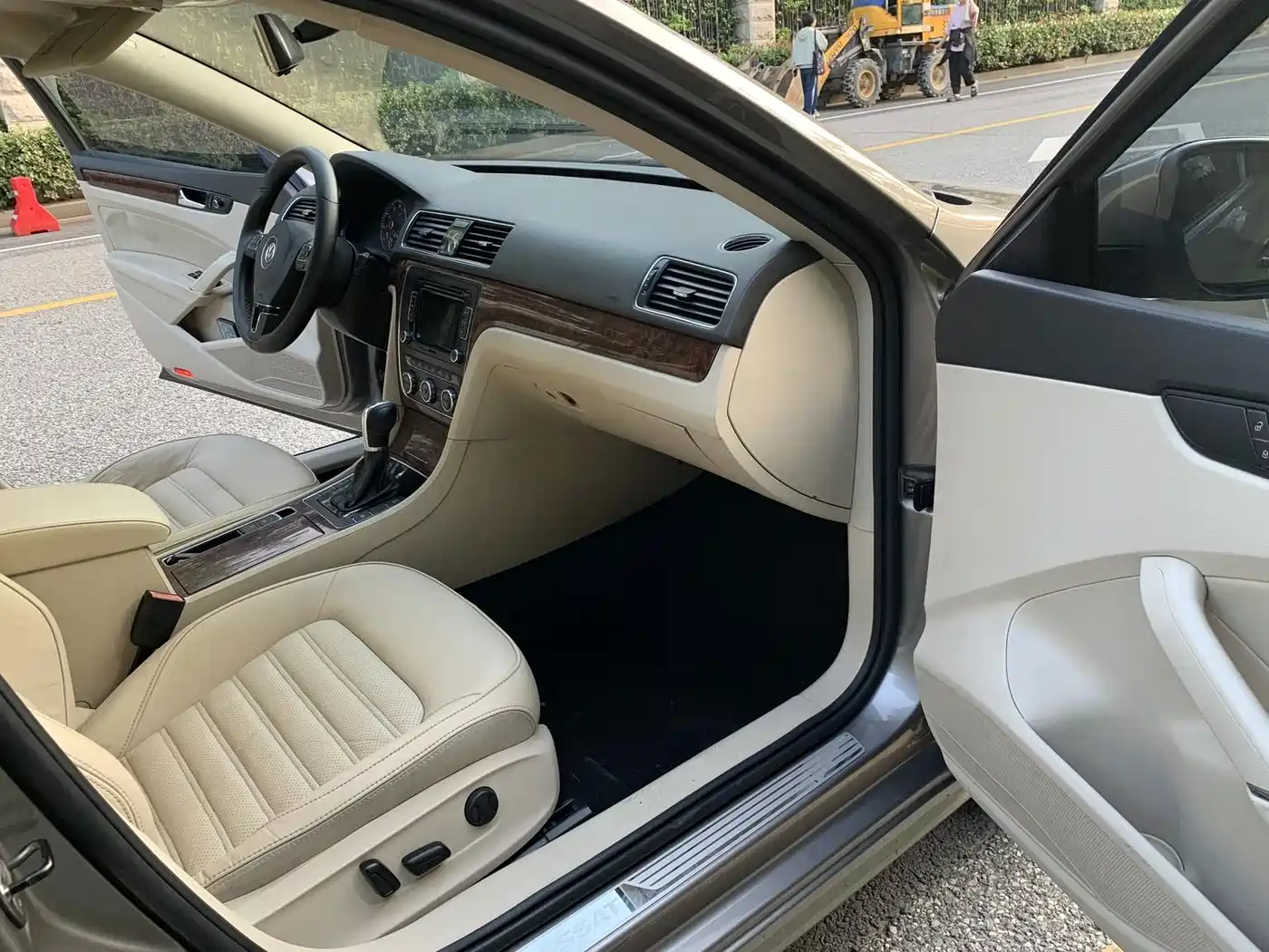 Photo 21 - Volkswagen Passat
